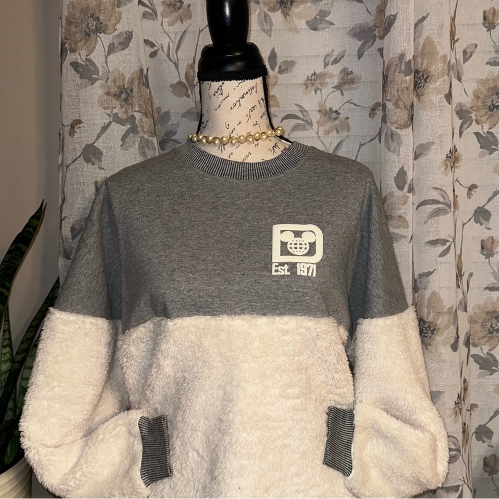 Walt Disney World Sherpa Fleece Spirit Jersey. - Picture 2 of 5